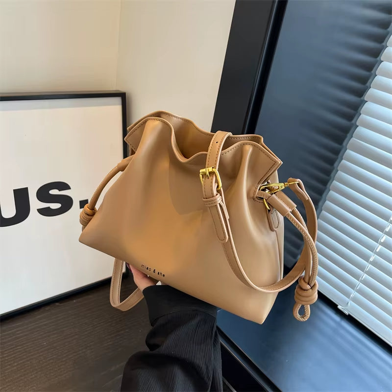 Women Pleated Bucket Bag Solid Color PU Leather Versatile Crossbody Bag Trendy Crossbody Top Handle Bag for Shopping Travel Work